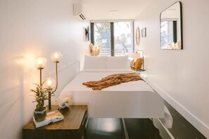 1 makuuhuone, työpöytä, silitysrauta/-lauta, Wi-Fi