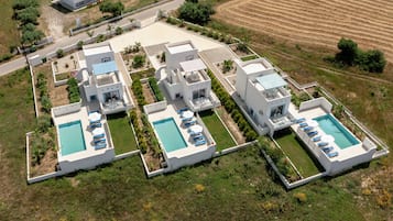 Vila, 4 quartos, piscina particular, vista para o jardim | Piscina | Piscina externa