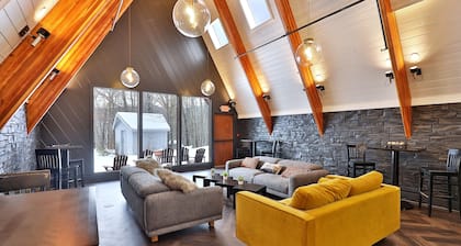 The Birch Ridge: European Room #8 - King Suite In Killington, Vermont. Hot Tub. 1 Bedroom Home