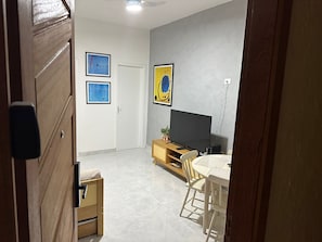 公寓 | 起居區 | 平面電視