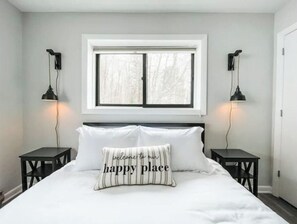 2 bedrooms, iron/ironing board, travel cot, free WiFi