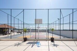 ملعب رياضي
