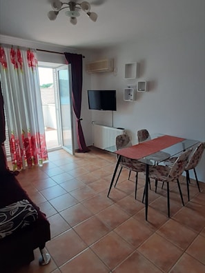 Apartment (One Bedroom Apartment with Balcony an) | Interior - Apartments Snjezana (Rab)