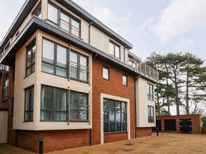 Exterior - Pointers View (Weymouth)