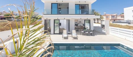 Villa, 3 chambres, fumeur, piscine privée | Piscine | Piscine extérieure