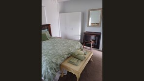 Room, 1 Bedroom, Accessible, Smoking | 1 bedroom - Room-cozy Room With Separate Entrance an (Atherton)
