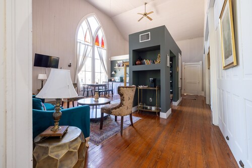 The Downtown Abbey- The Parlour