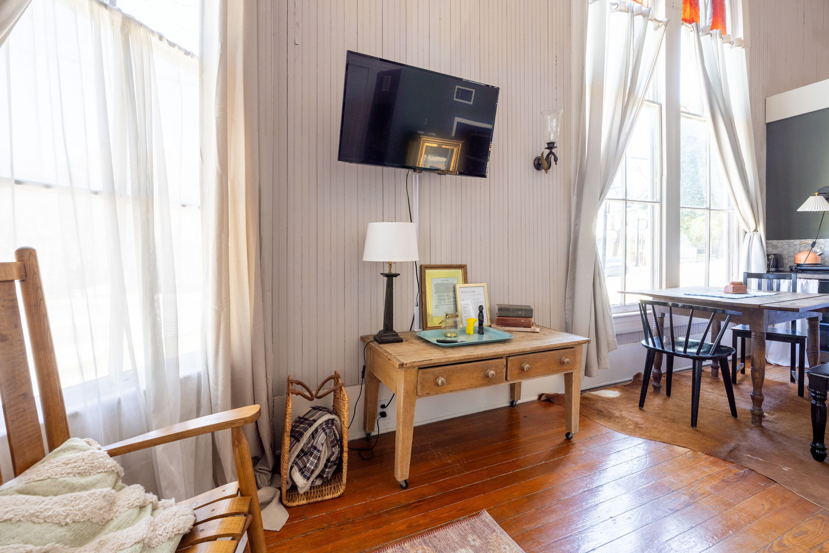 Smart TV, DVD player, books, video library