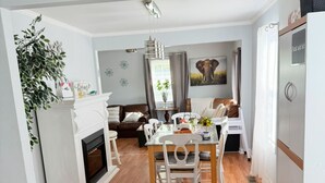 Interior - Peaceful Comfort Home ideal for work trips and vacation. (Sanford)