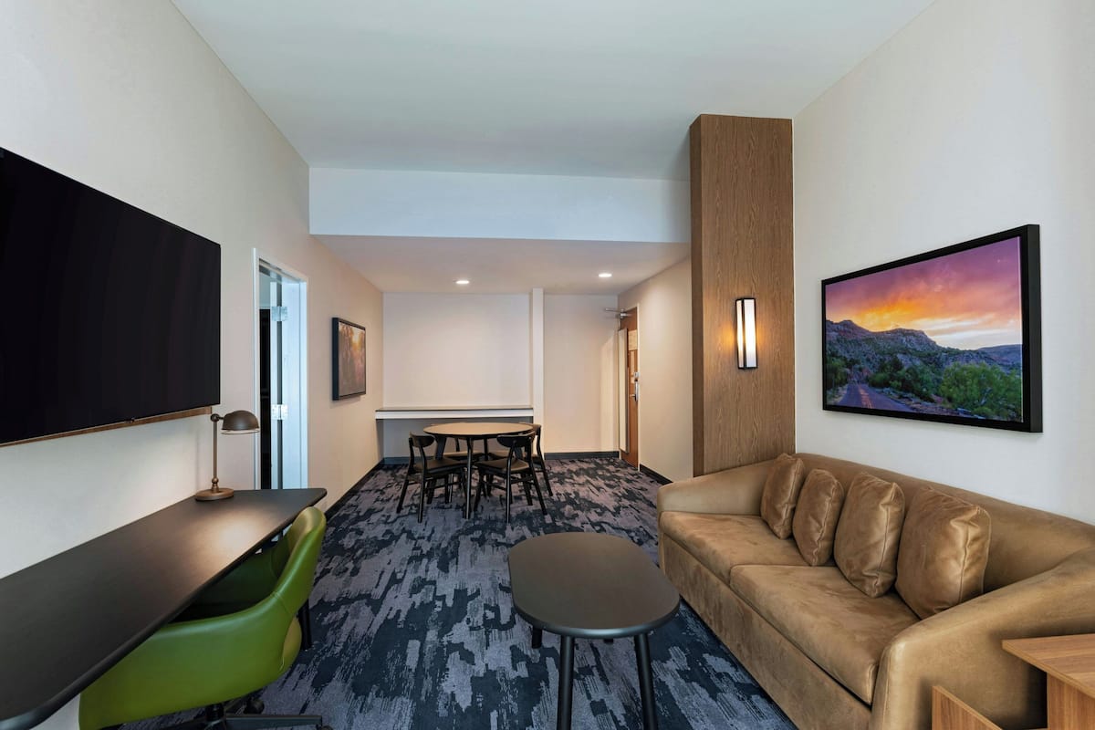 55-inch LED TV with cable channels, Netflix, Hulu