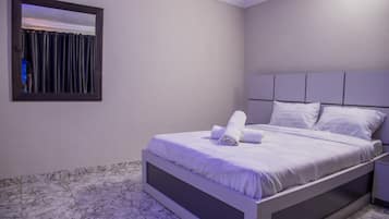Business Apartment, 2 Bedrooms | 2 bedrooms, iron/ironing board