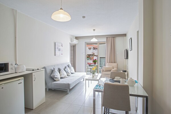 Ayia Napa Holiday Apartment So8 - Ayia Napa