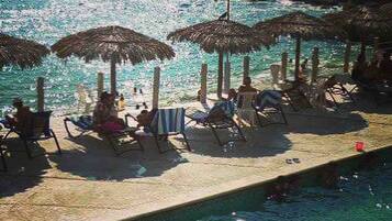 Loft - 1 sovrum - tillgÀnglighetsanpassat - rökare | Pool | Utomhuspool