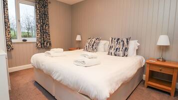 2 bedrooms, individually decorated, individually furnished, free WiFi