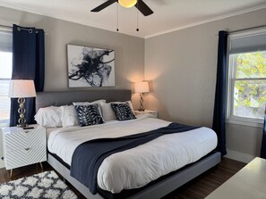 3 bedrooms, desk, iron/ironing board, WiFi - Cozy Midtown Gem! Close to BOK, Expo, Utica! (Tulsa)