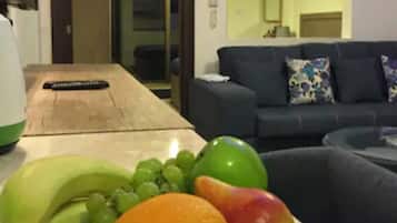 Apartment, 1 Bedroom, Accessible, Smoking | Tempat makan