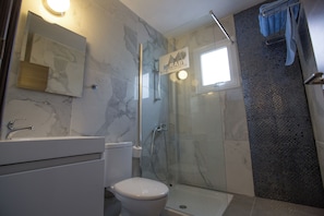 Bathroom - Ayia Napa Holiday Apartment So10 (Ayia Napa)