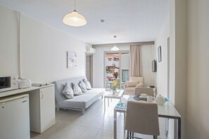 Living area - Ayia Napa Holiday Apartment So10 (Ayia Napa)
