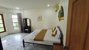 Bungalow, 2 Bedrooms, Accessible, Smoking | 2 bedrooms