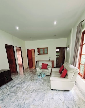 Bungalow, 2 habitaciones, con acceso para personas discapacitadas, para fumadores | Sala de estar