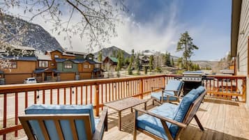 Condo, 2 Bedrooms | Property grounds