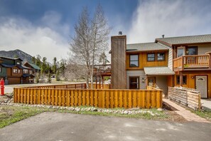 Condo, 2 chambres | Extérieur