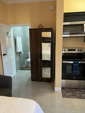 1 bedroom, iron/ironing board, WiFi, bed sheets