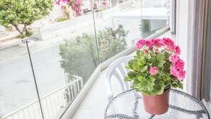 Apartamento, 1 quarto, sacada, vista para a cidade | Terraço/pátio