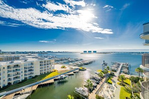 Condo, 3 Bedrooms | Marina