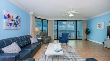 Condo, 3 Bedrooms | Living area