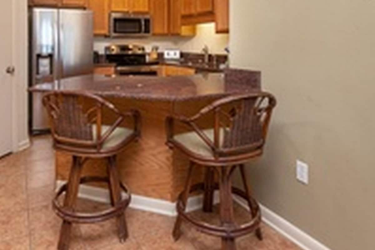 Condo, 2 Bedrooms | Private kitchen | Fridge, oven, coffee/tea maker