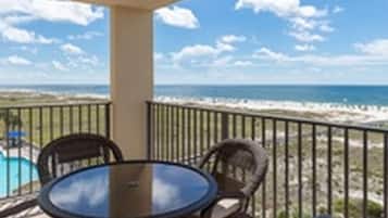 Condo, 3 Bedrooms | Outdoor dining