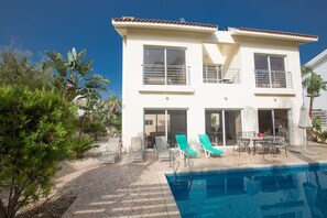 Villa, 3 habitaciones, alberca privada, vista al jardín | Alberca | Alberca al aire libre 