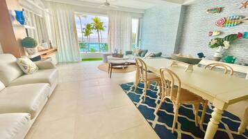 Apartment, 2 Bedrooms, Accessible, Smoking | Dining room