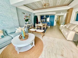 Apartment, 2 Bedrooms, Accessible, Smoking | Living area