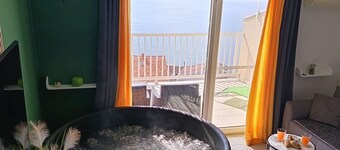 Apartment Sutalo with Hot Tub