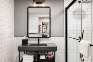 Shower, rainfall showerhead, free toiletries, hair dryer - Moxy Halifax Downtown (Halifax)