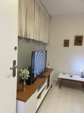 Apartment | Living area | Smart TV