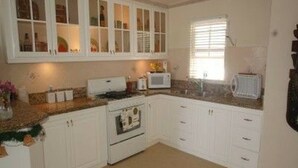 Interior - Beautiful Apartment Across The Road From The Beach (Silver Sands)