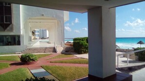 Room, Accessible, Smoking | Beach