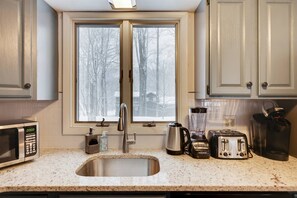 House, 3 Bedrooms, Fireplace | Interior - Dream Lakehouse Wfirepit Fireplace, Bbq, Wi-fi (Pocono Lake)