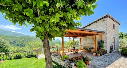 Torretta Sleeps 5 With Pool and Exclusive Gardens Plus Private Verandah