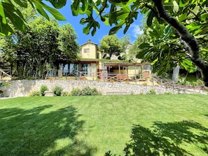 Loft, 2 Bedrooms, Smoking, Patio | Property grounds