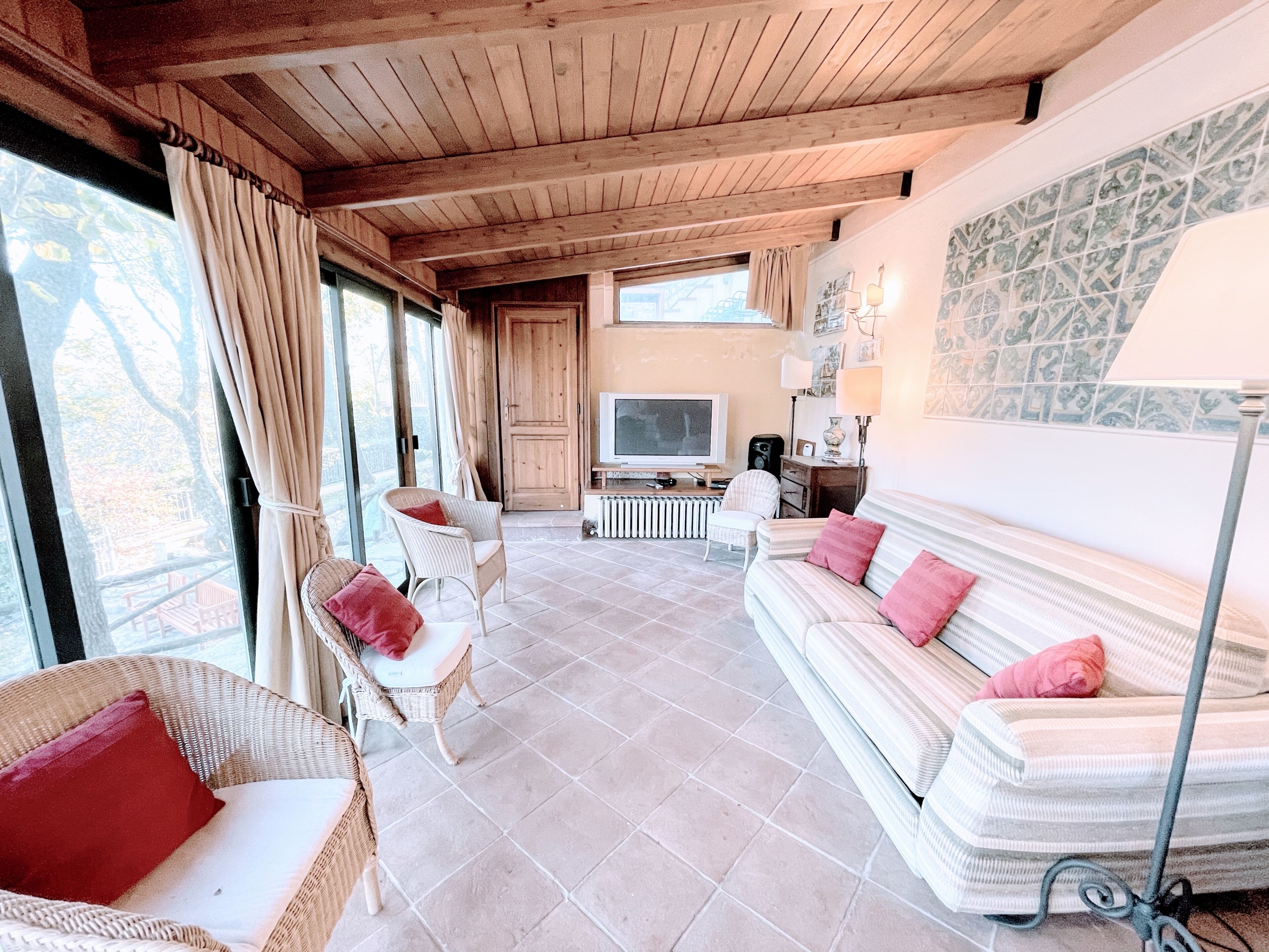 House, 2 Bedrooms, Smoking, Patio | Living area