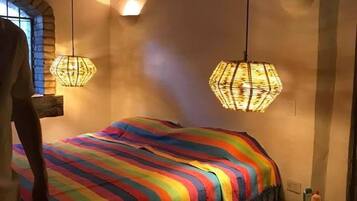 House | 2 bedrooms, iron/ironing board, free WiFi, bed sheets