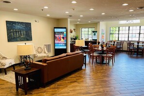 Lobby - Quality Inn & Suites Prestonsburg (Prestonsburg)