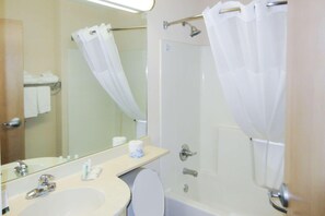 Room - Quality Inn & Suites Prestonsburg (Prestonsburg)