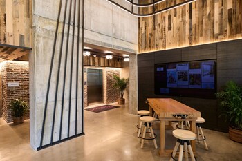 Lobby lounge at Moxy Charleston Downtown