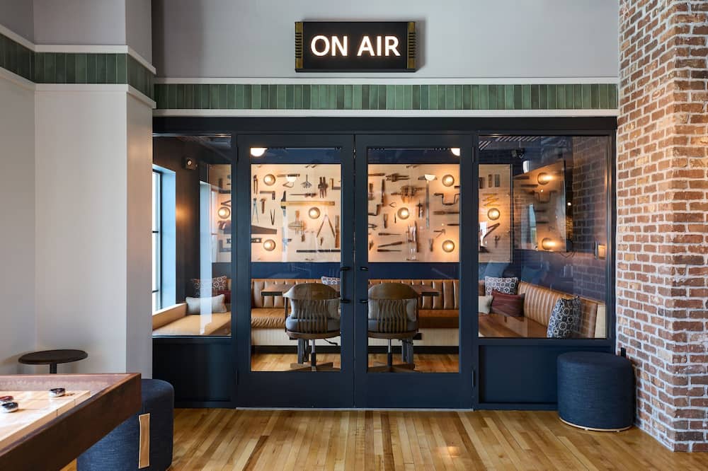 Moxy Charleston Downtown