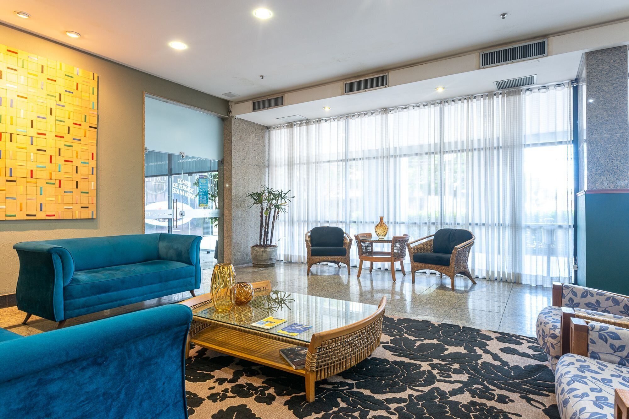 City Apartment | Lobby